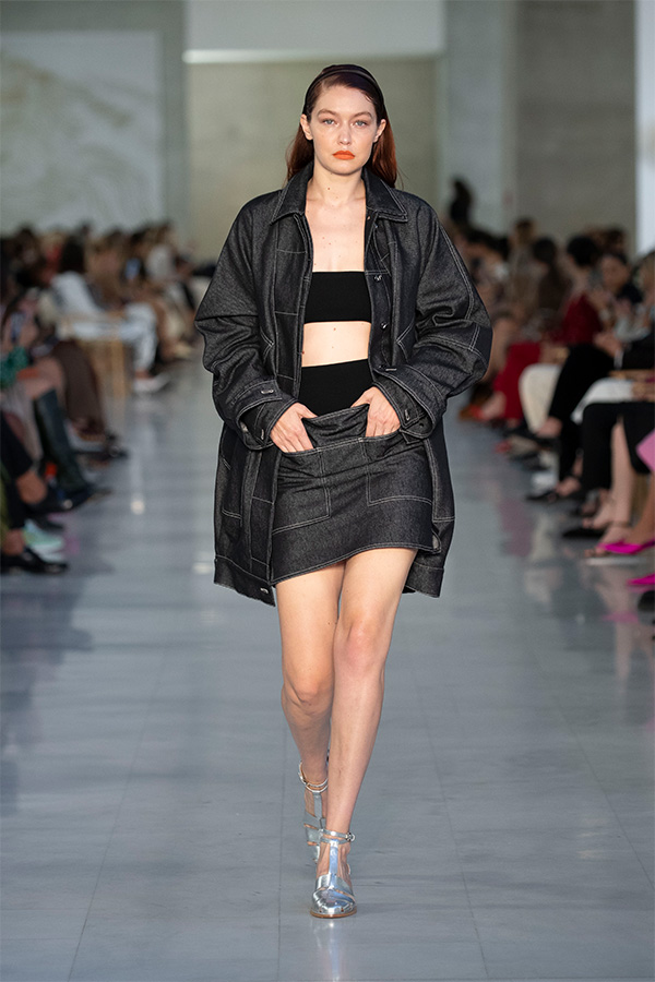 Max Mara Runway | Spring/Summer 2022 Collection | Max Mara Max Mara Runway | Spring/Summer 2022 Collection | Max Mara